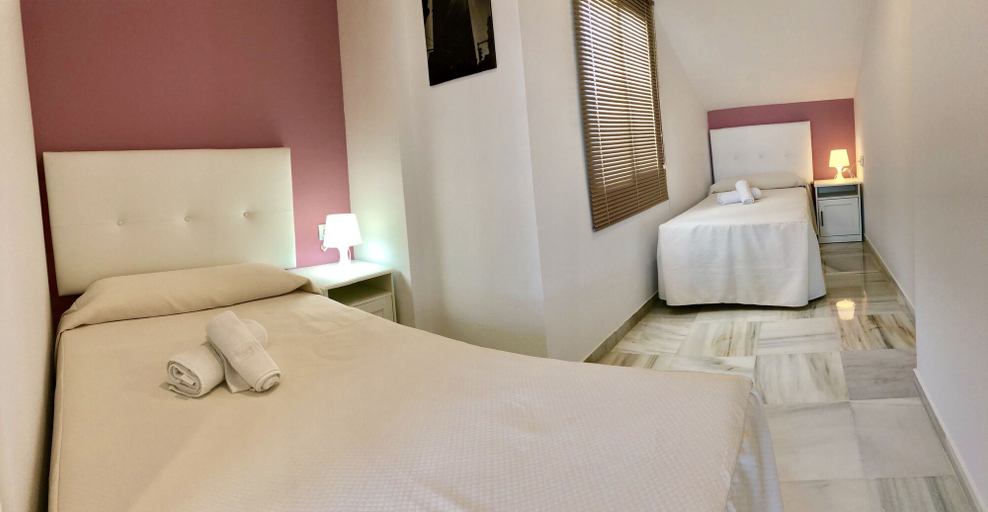 Bedroom 2, Apartamentos Turísticos Las Rosas de Capistrano, Málaga