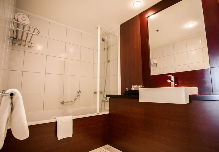 Bathroom 5, Ramada Hotel & Suites Noumea, Nouméa