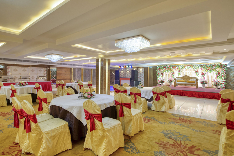 Food & Drinks 5, Om Clarks Inn Raebareli, Rae Bareli