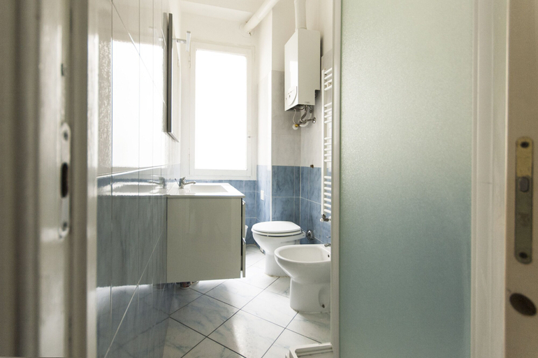 Bathroom 2, Studio Flat in a Quiet Place, Milano