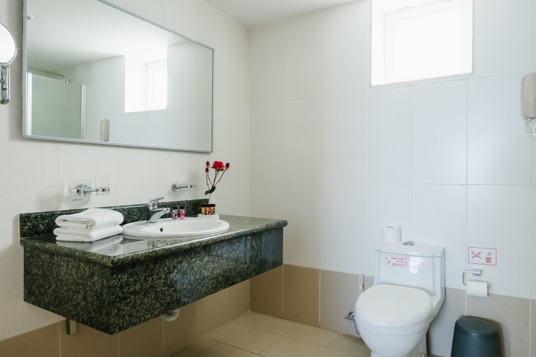 Bathroom 5, Theo Sunset Bay Hotel