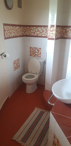 Bathroom 4, Auberge Le Dakan, Mbour