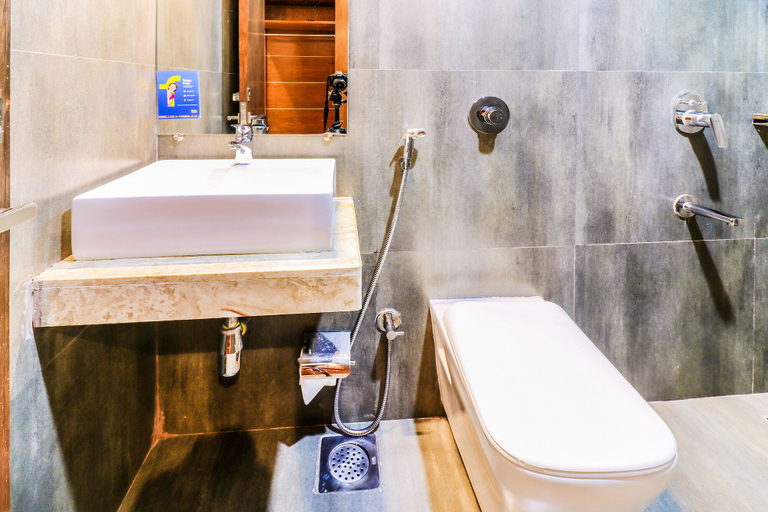 Bathroom 4, Fabhotel Admiral, Mumbai Suburban