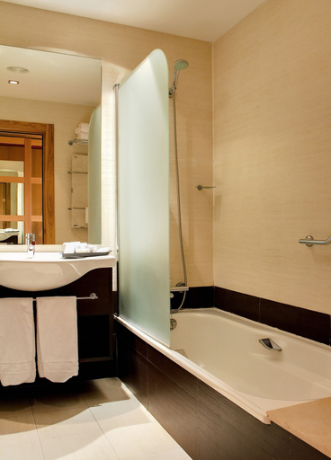 Bathroom 5, Oca Palacio de la Llorea Hotel & Spa, Asturias