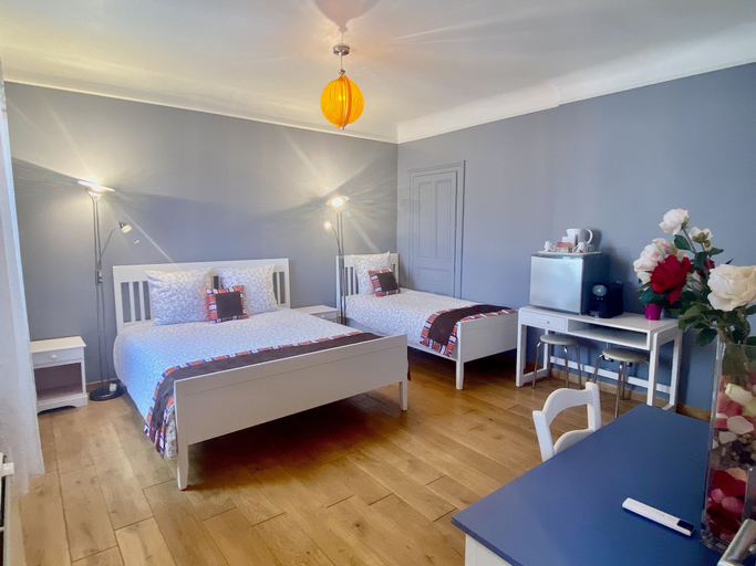 Bedroom 3, Reims Sherpa Guest House, Marne