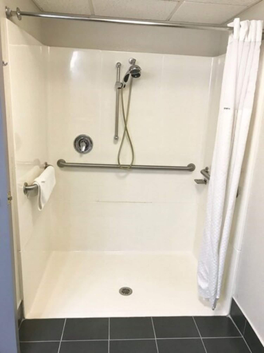Bathroom 4, Baymont by Wyndham Marinette, Marinette