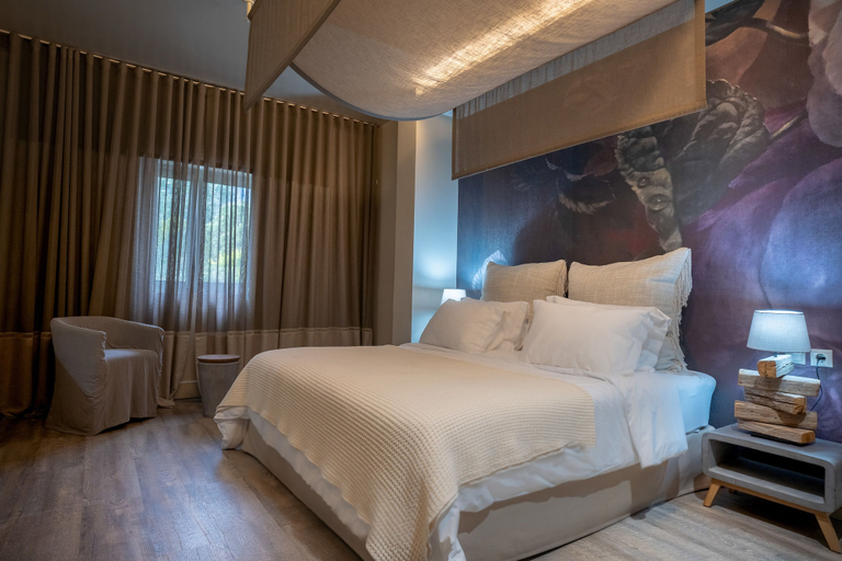 Bedroom 5, Mikelina Boutique Hotel, Attica