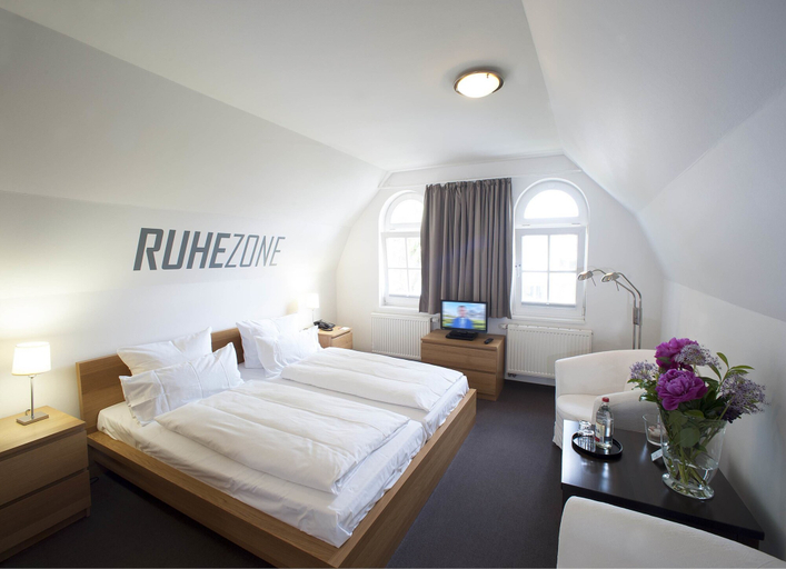 Bedroom 3, Baurs Park, Hamburg