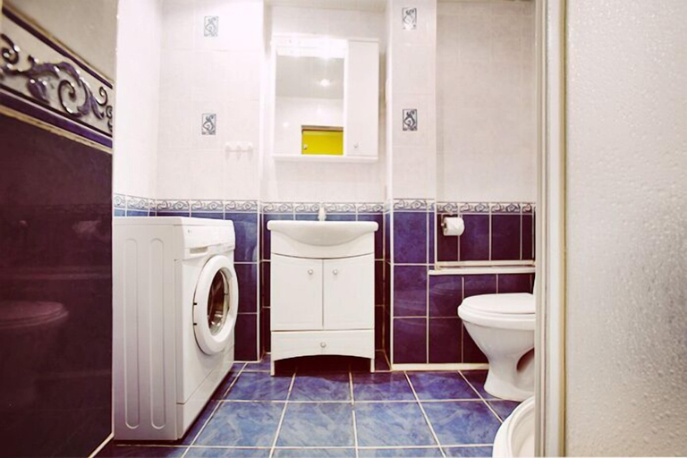 Bathroom 4, ApartLux on Smolenskaya, Central
