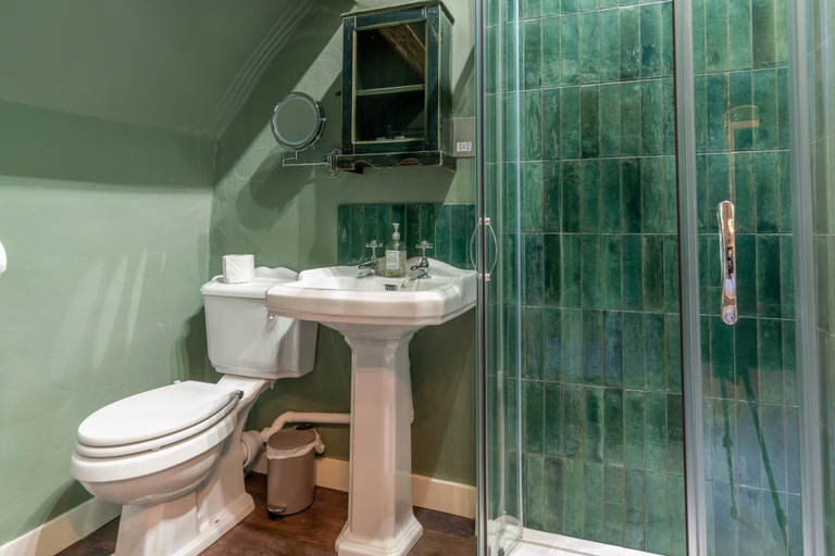 Bathroom 3, Luxury Cottage in Snowshill by Broadway Cotswolds, Gloucestershire