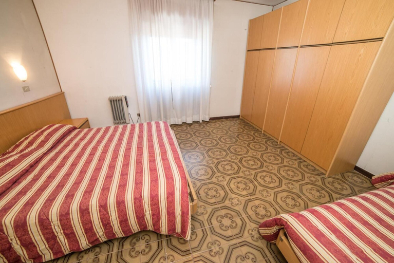 Bedroom 3, Grand Hotel Europa, L'Aquila