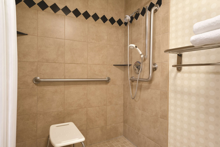 Bathroom 4, Hilton Garden Inn Lancaster, Lancaster