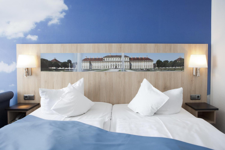Bedroom 2, Hotel Blauer Karpfen, München