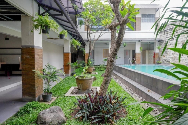 Exterior & Views 2, Dinasty Smart Hotel, Solo