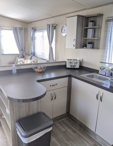Others 4, Immaculate Sen Friendly 3-bed Caravan in Porthcawl, Bridgend