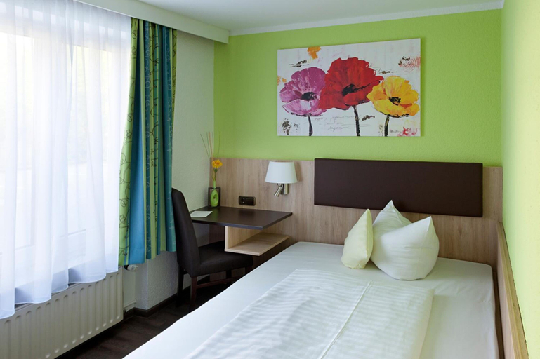 Bedroom 4, Hotel Blauer Karpfen, München