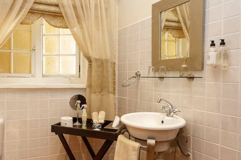 Bathroom 5, Riverside Lodge, Eden