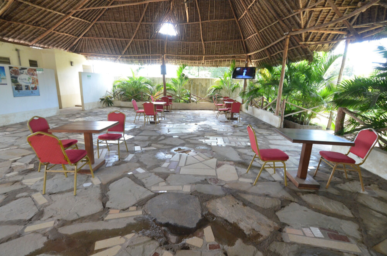 Food & Drinks 4, Silent Cruise Resort, Kilifi South
