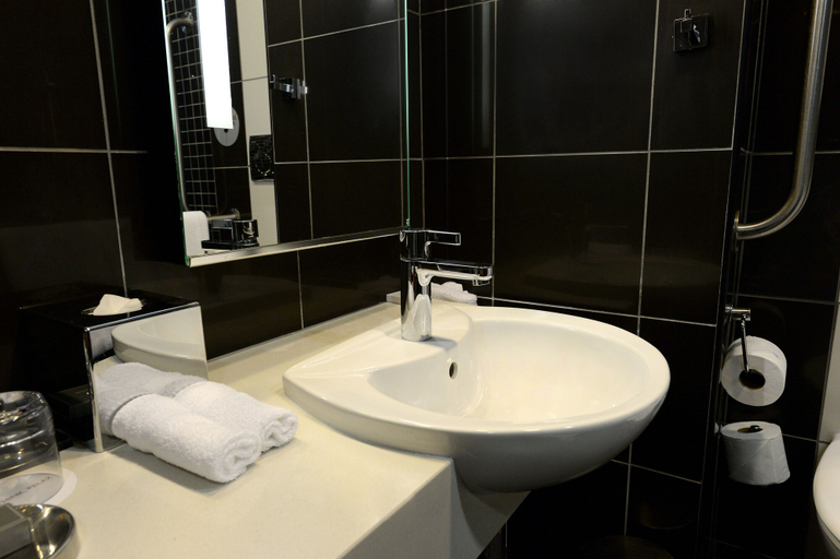 Bathroom 5, Southern Sun Rosebank, City of Johannesburg