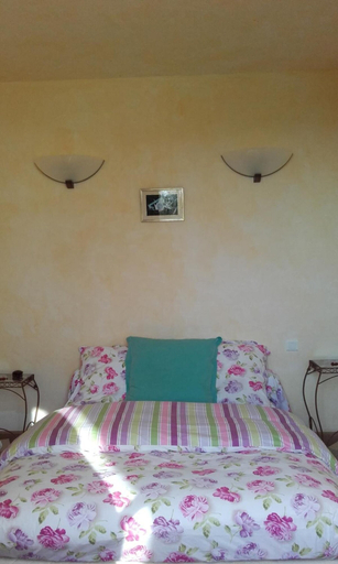 Bedroom 4, Chez Claire, Creuse