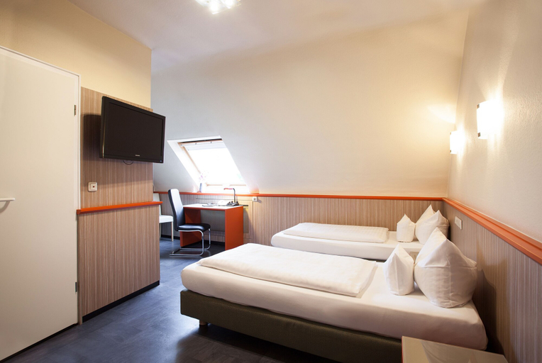 Bedroom 4, Trip Inn Hotel Ariane, Köln