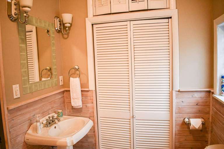 Bathroom 3, Brook Road Cabin, Sullivan