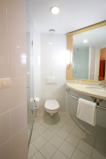 Bathroom 5, ibis Cancun Centro, Benito Juárez