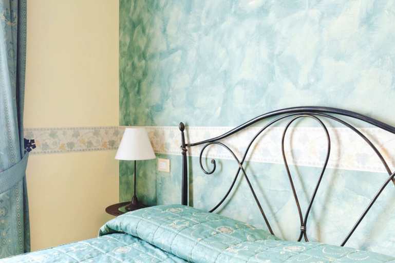 Bedroom 4, Hotel Villa Ambrosina, Florence
