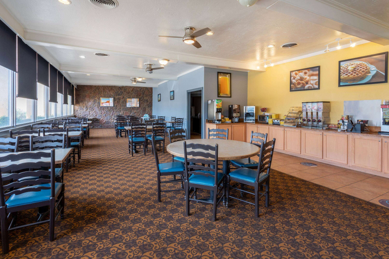 Food & Drinks 5, Days Inn & Suites by Wyndham Clovis, Curry