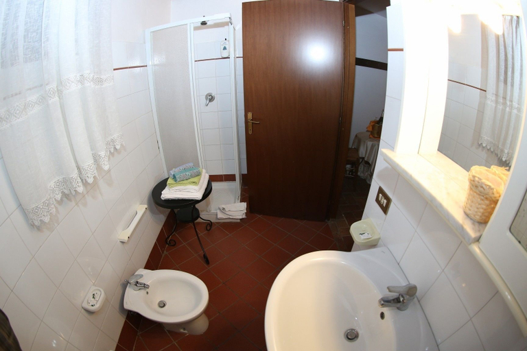 Bathroom 4, Agriturismo Monte Due Torri, Roma