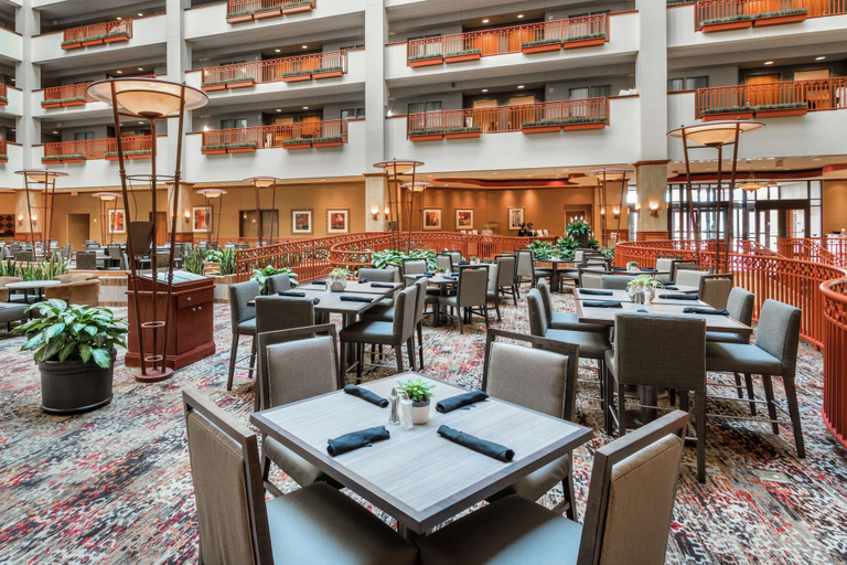 Food & Drinks 5, Embassy Suites by Hilton St. Louis St. Charles, Saint Charles