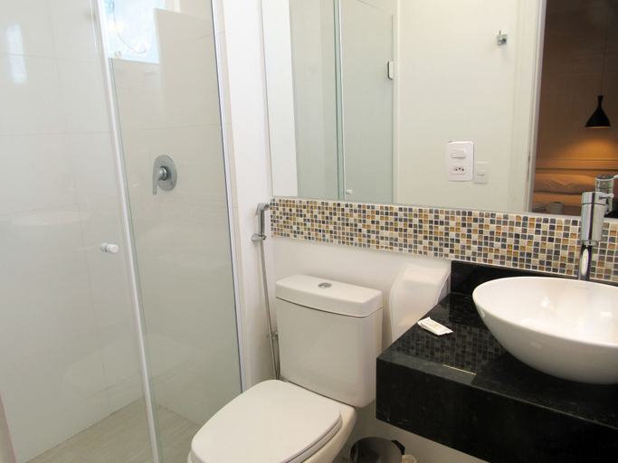 Bathroom 4, Das Nações Hotel, Florianopolis