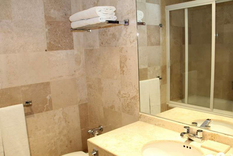Bathroom 5, Hotel Sevilla, Mexico City