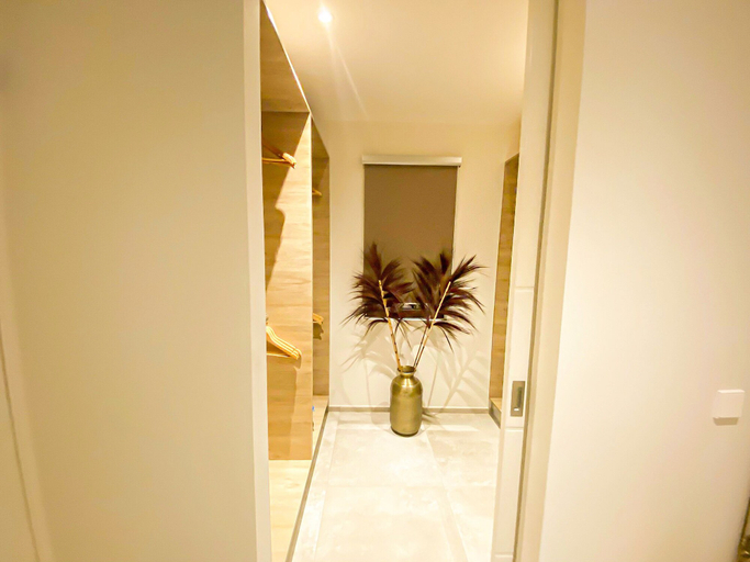 Bathroom, Lxry Apartment Jan Sofat With Private Pool