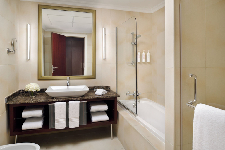 Bedroom 5, Marriott Executive Apartments Manama, Bahrain, Manama