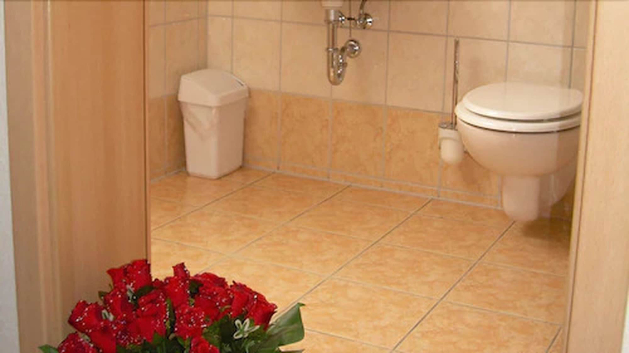 Bathroom 5, Hotel am Schlosspark, Harz
