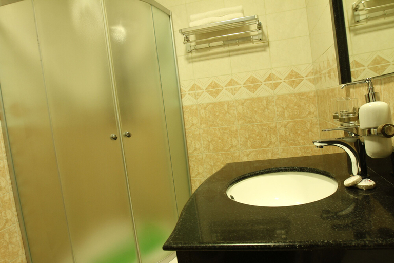 Bathroom 2, Geza Apartment Hotel, Addis Abeba
