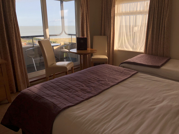 Bedroom 3, Hotel Rosslare