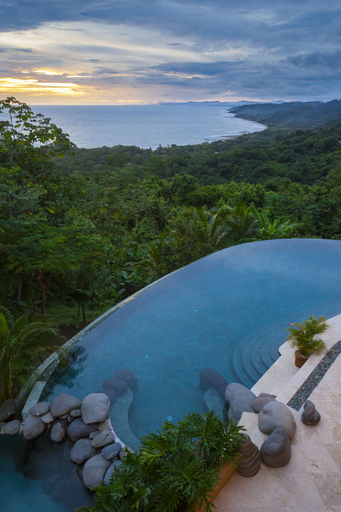 Others 4, Villa Nimbu, Puntarenas