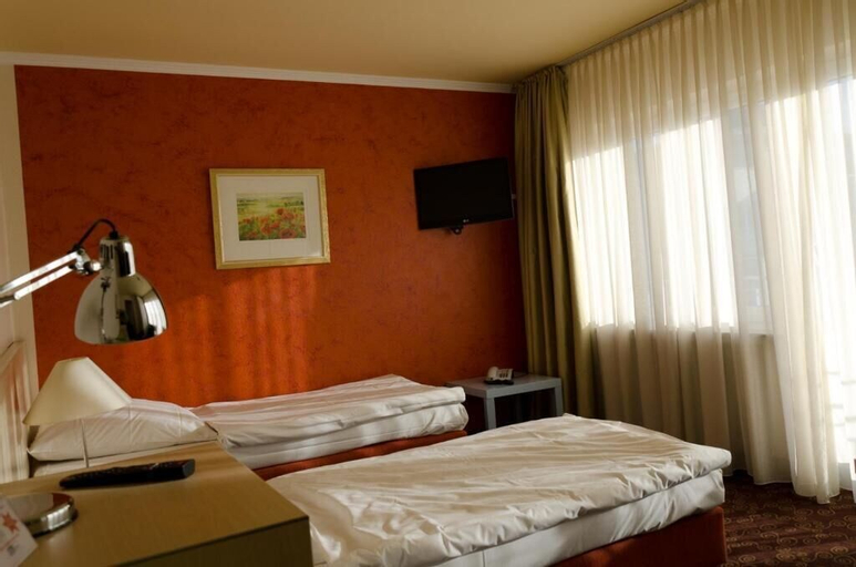 Bedroom 4, Hotel Rheinland, Bonn