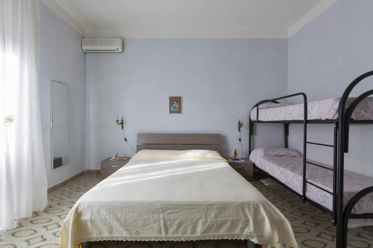 Room 2, Villa Delle Rose, Lecce