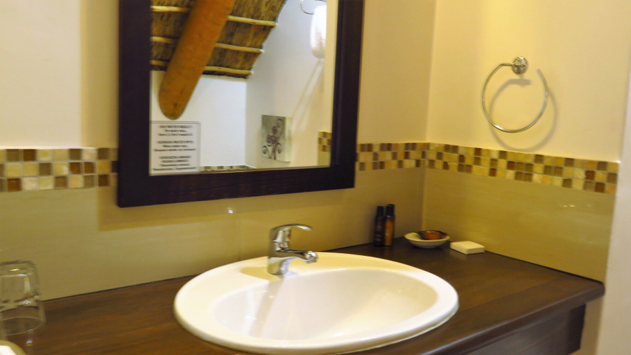 Bathroom 5, Oakhurst Hotel, Eden