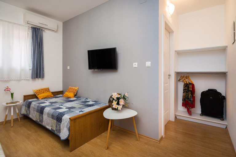 Bedroom 3, 2 - Modern Apartment With Garden, 80m From Beach, Marina