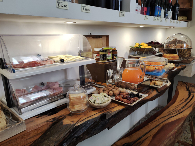 Food & Drinks 4, B&B Trapani Granveliero, Trapani