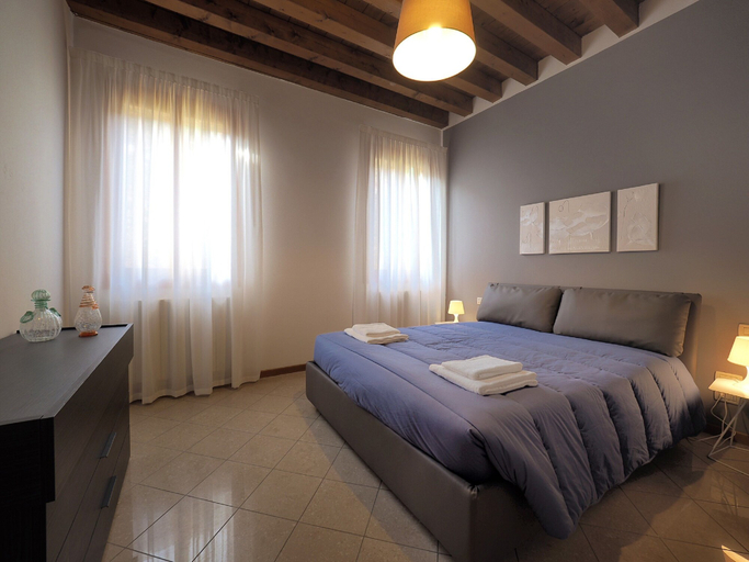 Bedroom 2, Venice Style Apartments, Venezia