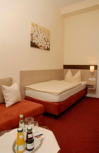 Bedroom 3, Hotel Wuppertaler Hof, Remscheid
