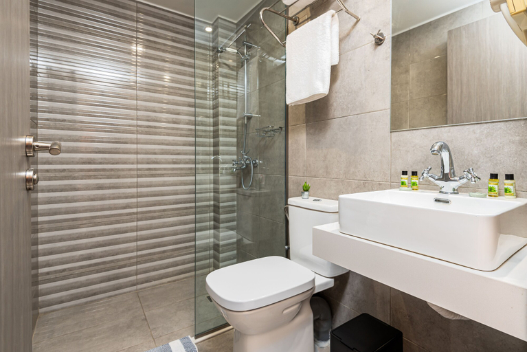 Bathroom 5, Sisi Breeze Hotel, Crete
