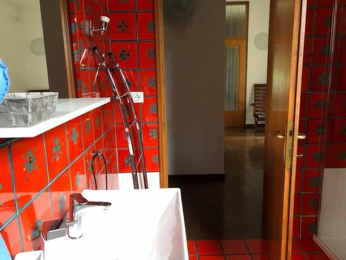 Bathroom 5, B&B Chic, Udine