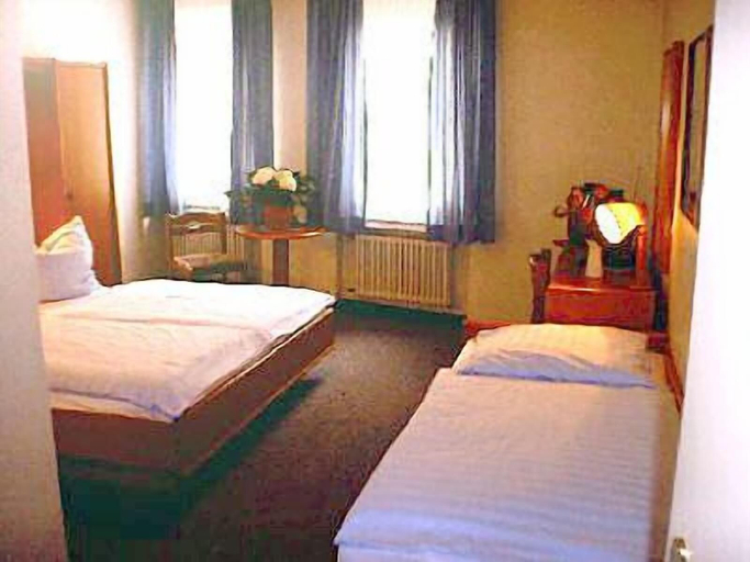 Bedroom 3, Drei Könige Dom Hotel, Köln