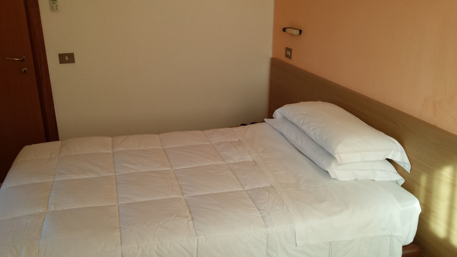 Bedroom 4, Hotel San Marco, Pesaro E Urbino